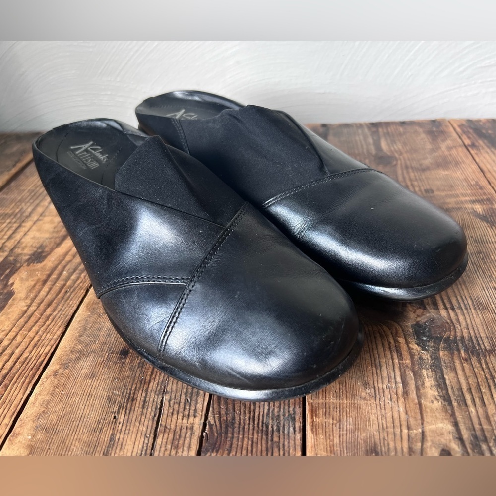 Clarks   Black Leather Mules With Elastic